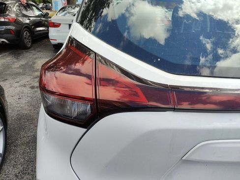 Used 2022 Nissan Kicks S FWD image 26