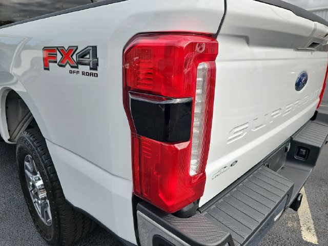 Certified 2024 Ford F250 Lariat w/ FX4 Off-Road Package AWD/4WD image 37