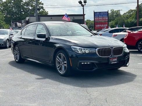 Used 2019 BMW 740i xDrive w/ M Sport Package AWD/4WD image 3