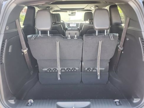 New 2027 Chrysler Pacifica Limited AWD/4WD image 9