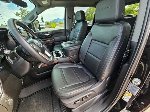 Used 2021 GMC Sierra 2500 Denali w/ Denali Black Diamond Edition AWD/4WD image 9