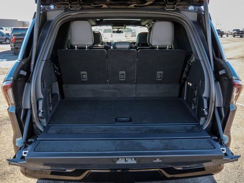 New 2025 Lincoln Navigator Reserve w/ Jet Appearance Package image 12