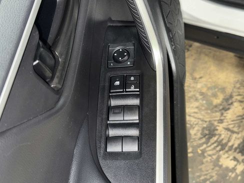 Used 2023 Toyota RAV4 LE AWD/4WD image 22