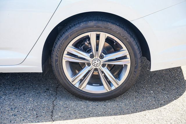Used 2021 Volkswagen Jetta R-Line FWD image 12