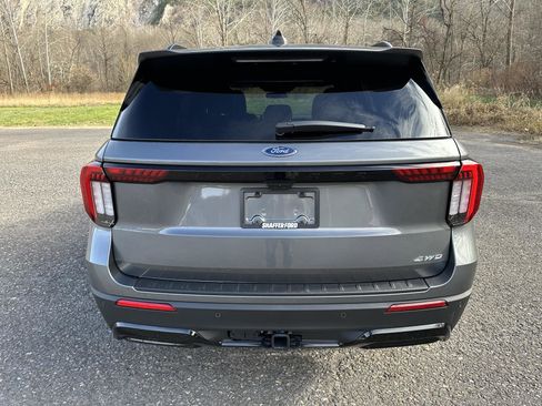 New 2026 Ford Explorer ST-Line w/ ST-Line Street Pack image 7