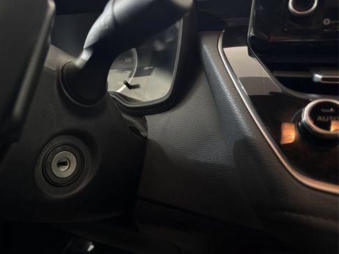 Used 2022 Toyota Corolla SE FWD image 33