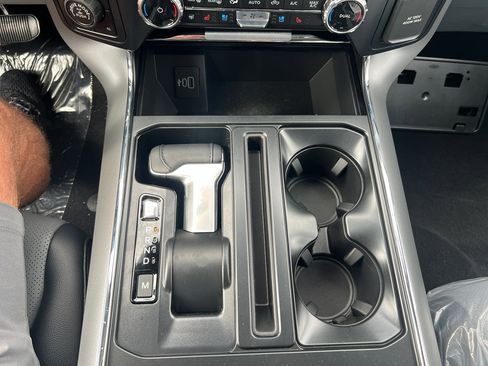 New 2025 Ford F150 Lariat w/ Equipment Group 501A Mid image 26