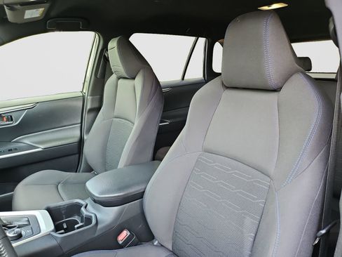 Used 2022 Toyota RAV4 SE AWD/4WD image 17