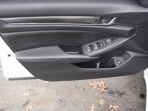 Used 2019 Honda Accord Sport image 8
