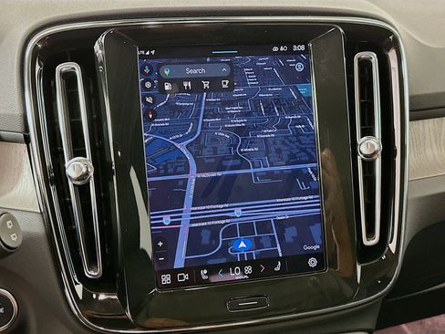 Used 2025 Volvo XC40 B5 Core image 21