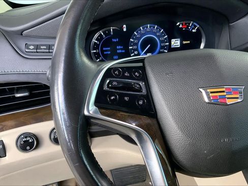 Used 2018 Cadillac Escalade Luxury AWD/4WD image 24