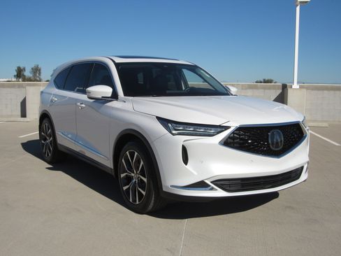 Certified 2023 Acura MDX FWD w/ Technology Package image 2
