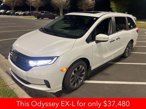 Used 2024 Honda Odyssey EX-L image 3