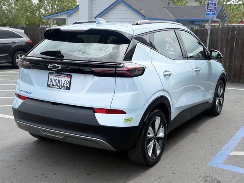 Used 2023 Chevrolet Bolt EUV LT w/ Convenience Package image 6