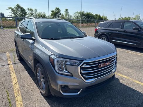 Used 2023 GMC Terrain SLT w/ Infotainment Package II AWD/4WD image 9