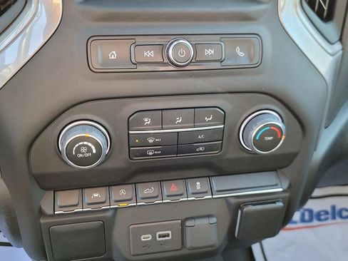 Used 2023 Chevrolet Silverado 1500 Custom image 22