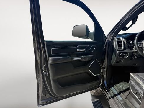 Used 2022 RAM 1500 Laramie AWD/4WD image 10