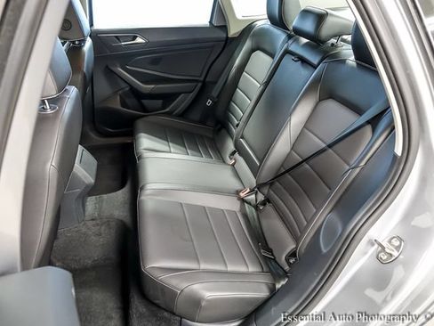 Used 2024 Volkswagen Jetta SE FWD image 11