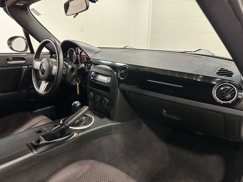Used 2007 MAZDA MX-5 Miata Sport RWD image 75