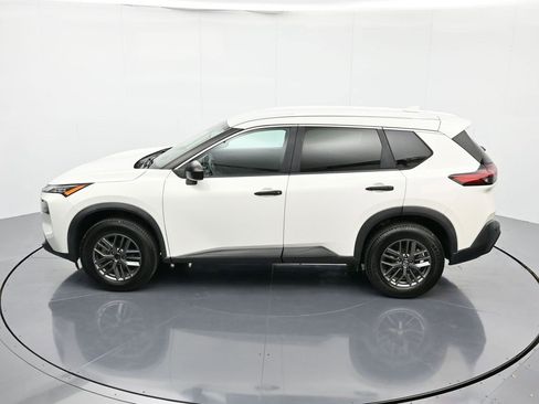 Used 2021 Nissan Rogue S image 34
