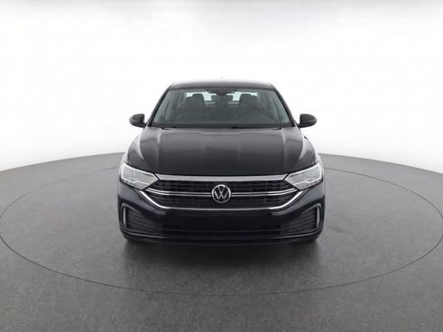 Used 2024 Volkswagen Jetta SE FWD image 5