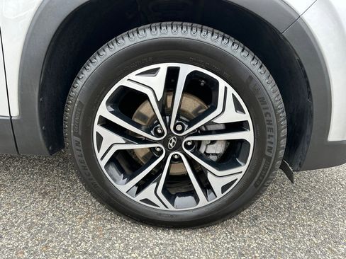 Used 2019 Hyundai Santa Fe Limited FWD image 12