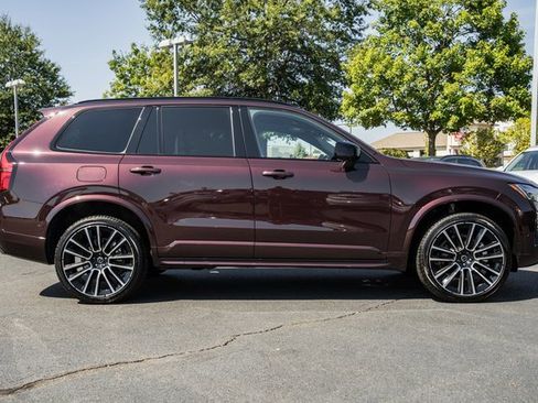 New 2026 Volvo XC90 B6 Ultra w/ Lounge Package image 3