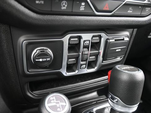 New 2026 Jeep Gladiator Sport image 18