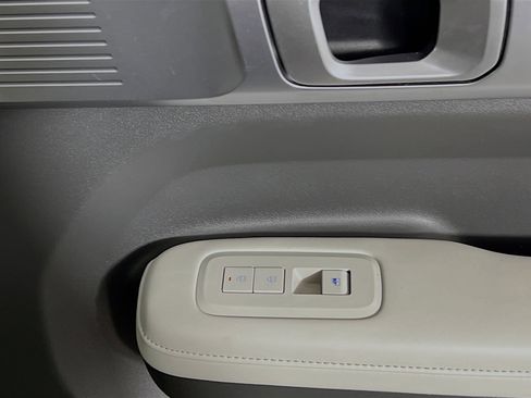 Used 2025 Hyundai Santa Fe SEL FWD image 32