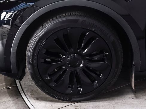 Used 2022 Tesla Model Y Long Range AWD/4WD image 10