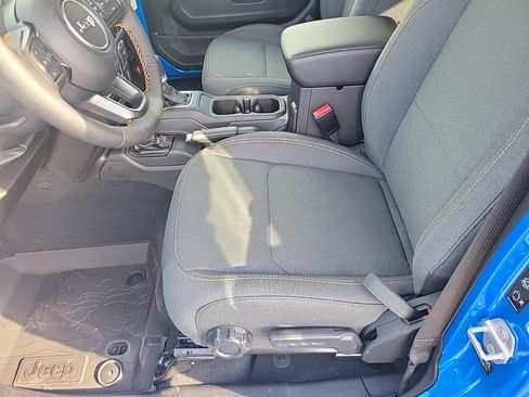 New 2025 Jeep Gladiator Sport image 23