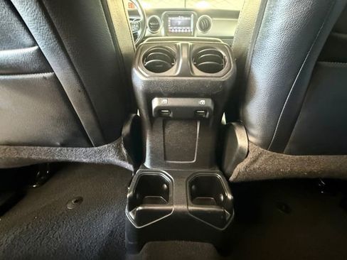 Used 2020 Jeep Wrangler Unlimited Sport AWD/4WD image 25