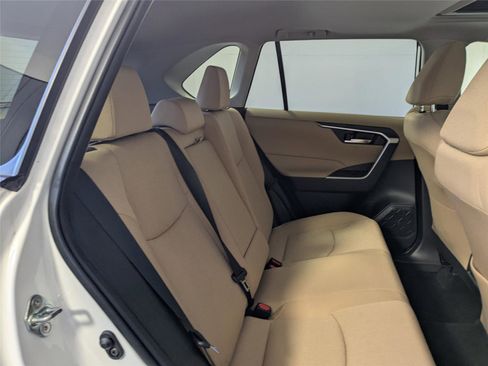 Used 2025 Toyota RAV4 XLE image 22