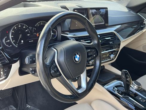 Used 2018 BMW 530i xDrive AWD/4WD image 13