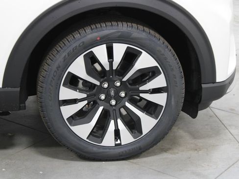 New 2026 Ford Explorer Platinum w/ LUX Leather Package image 11