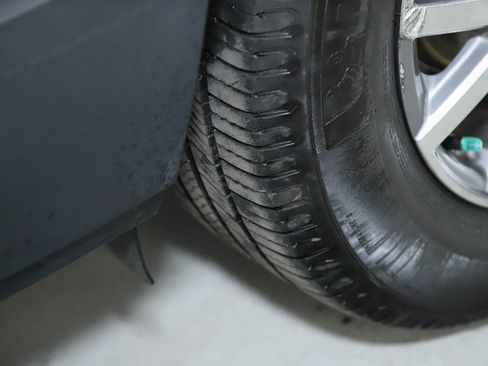 Used 2021 GMC Acadia SLT w/ Preferred Package image 37