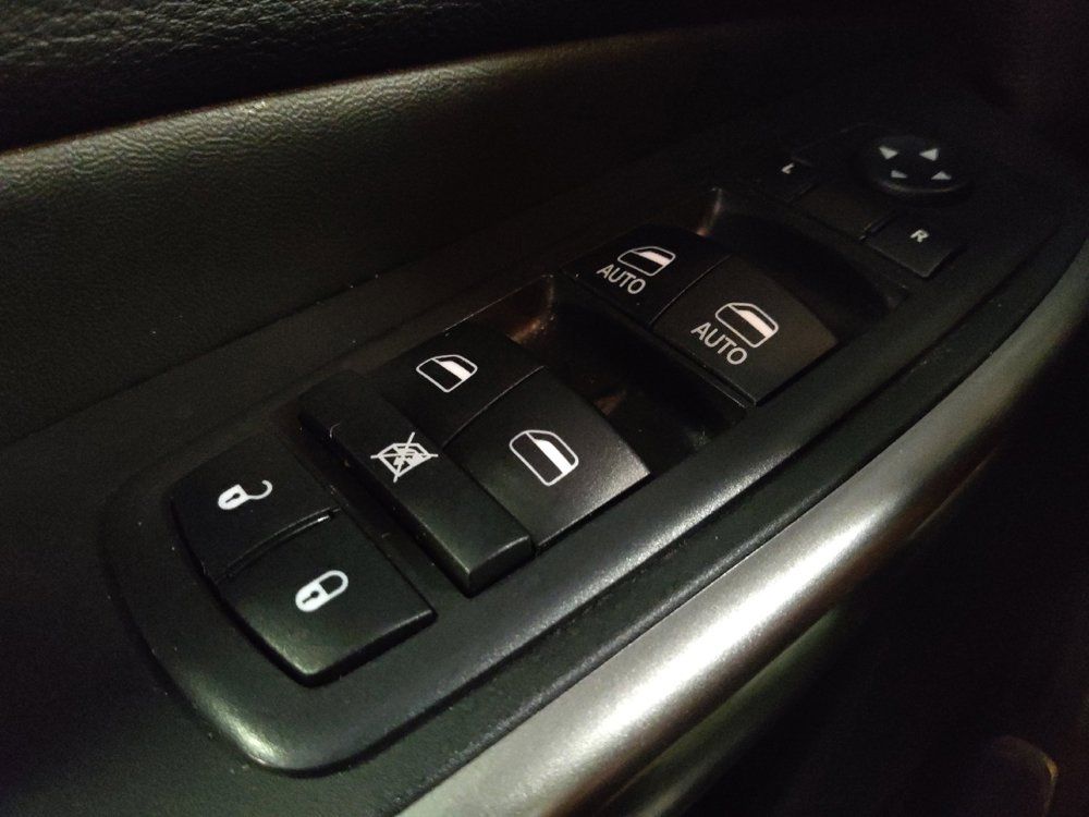 Used 2019 Jeep Cherokee Limited AWD/4WD image 27