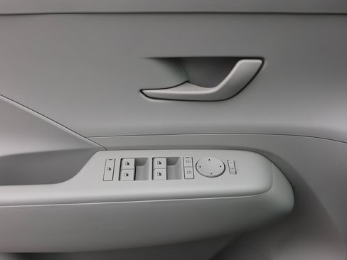 Certified 2025 Hyundai Kona SEL image 35