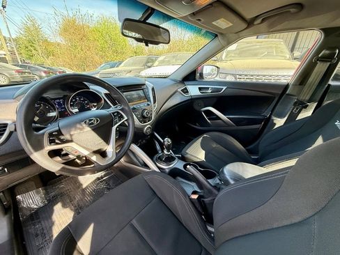 Used 2013 Hyundai Veloster FWD image 17
