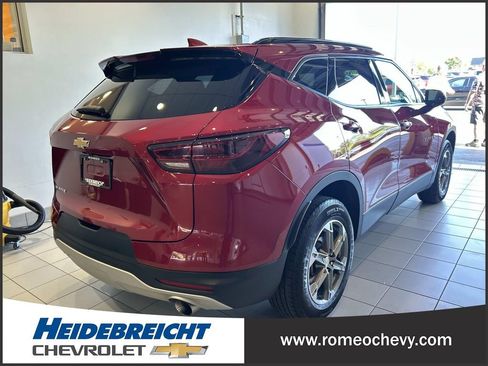 Used 2024 Chevrolet Blazer LT w/ Convenience Package FWD image 4