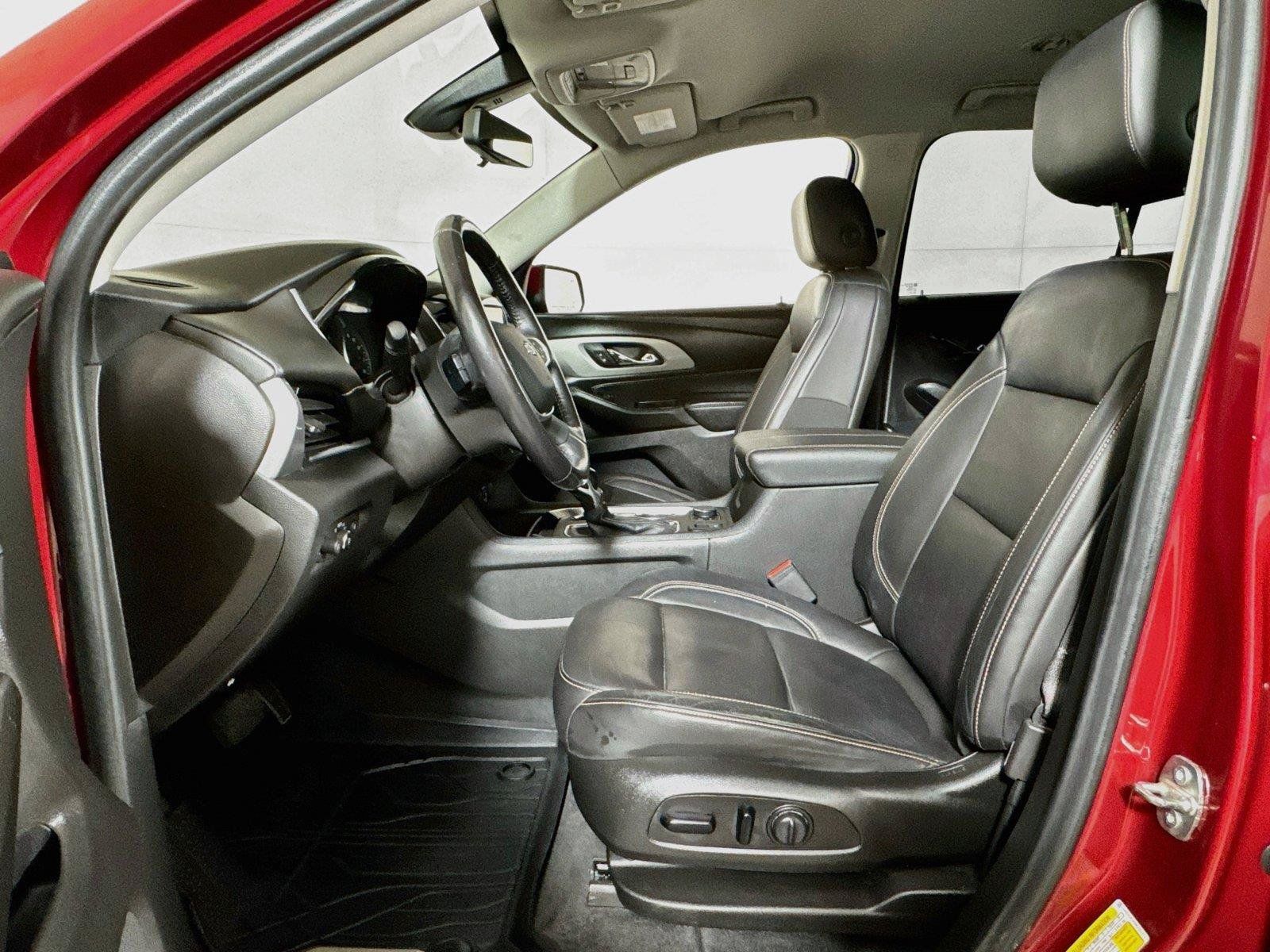 Used 2021 Chevrolet Traverse RS FWD image 20