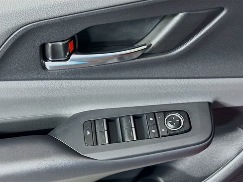 Used 2025 Toyota Prius XLE image 17