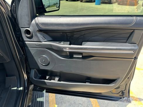 Used 2022 Ford Expedition Platinum AWD/4WD image 37