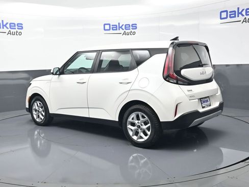 Used 2023 Kia Soul LX w/ LX Technology Package FWD image 6