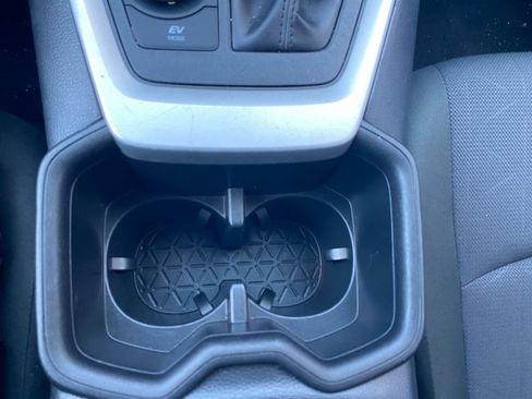 Used 2025 Toyota RAV4 XLE image 22