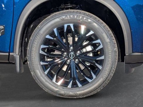 New 2026 Nissan Rogue SV FWD image 9