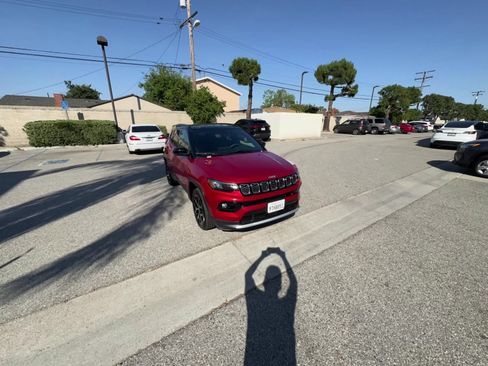 Used 2025 Jeep Compass Limited AWD/4WD image 15