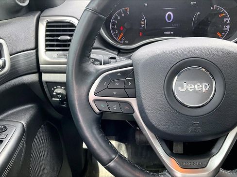 Used 2019 Jeep Grand Cherokee Altitude AWD/4WD image 14