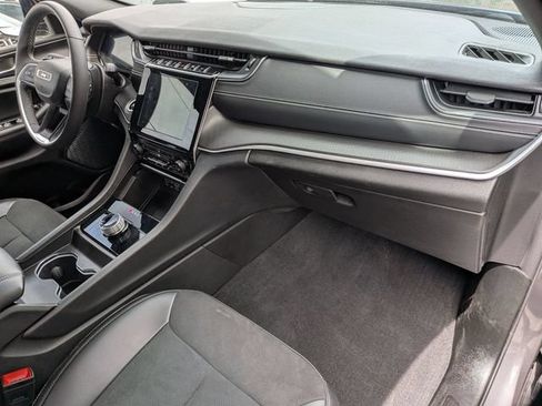 Certified 2023 Jeep Grand Cherokee Altitude AWD/4WD image 34