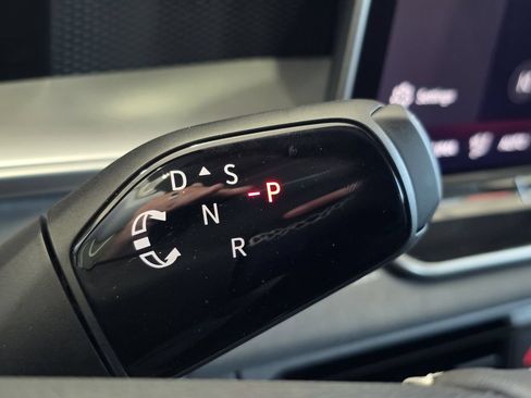 New 2026 Volkswagen Tiguan SE AWD/4WD image 18